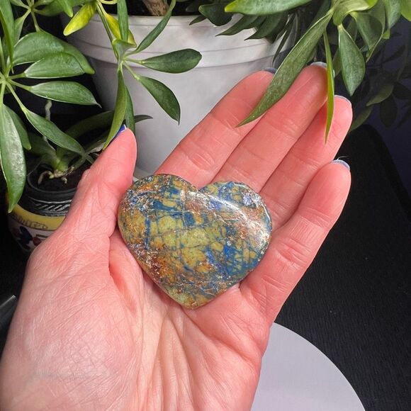 Azurite Heart Carving Meditation Stone (4) - Picture 2 of 9
